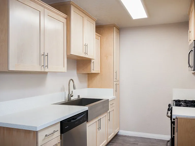 Villa Serrano Apartment Homes — Photo 31
