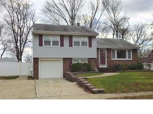 2 Kim Valley Rd, Hamilton, NJ 08620