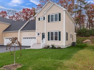 16 Brookview Ln #16, Mendon, MA 01756