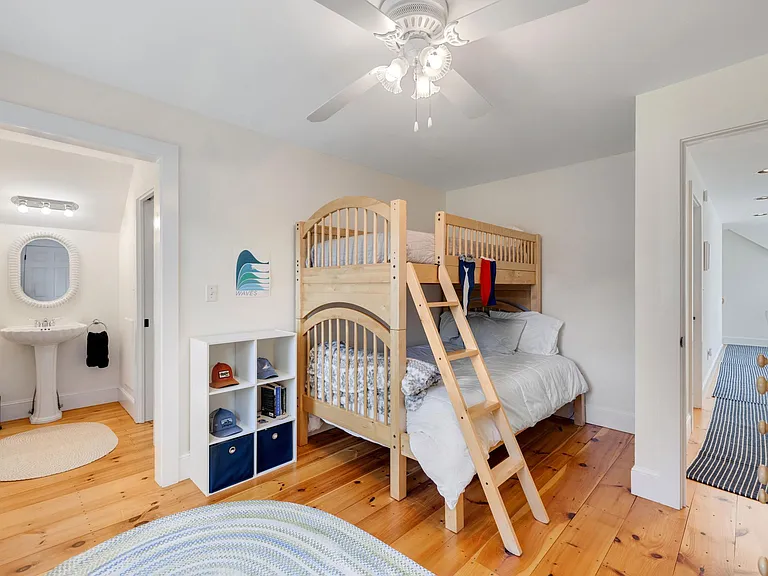 14 Woodland Ave — Photo 35