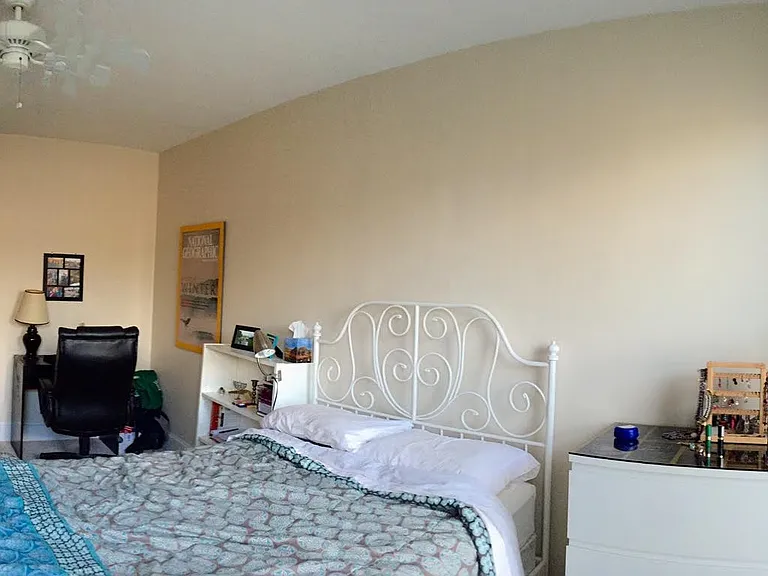 Large bedroom with office nook: showing how a tenant furnished it