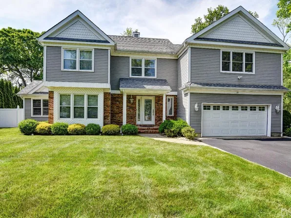 31 Oakland Rd, Old Bridge, NJ 08857