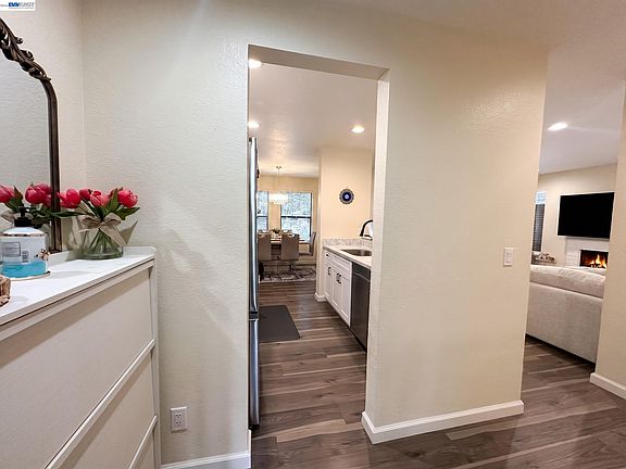 3rd image of 29599 Vanderbilt St APT 204