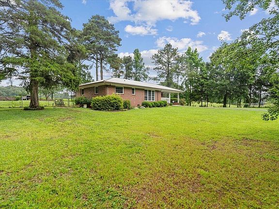 3rd image of 2643 Ridge Rd