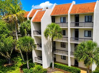 3050 Presidential Way APT 205, West Palm Beach, FL 33401