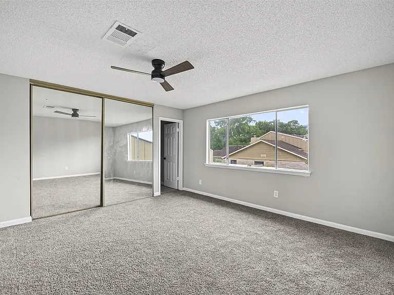2340 Woodland Park Dr #113 — Photo 33