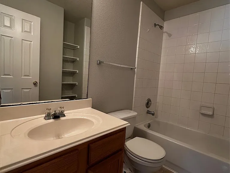 4919 Kasos Isle Dr — Photo 20