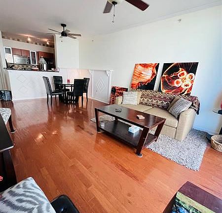 2nd image of 625 Casa Loma Blvd Unit 807
