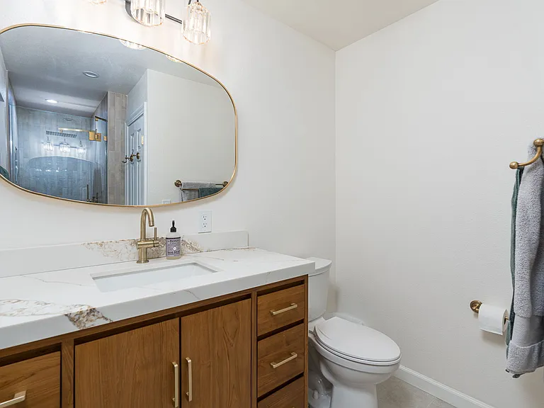1372 Carinthia Ln — Photo 24