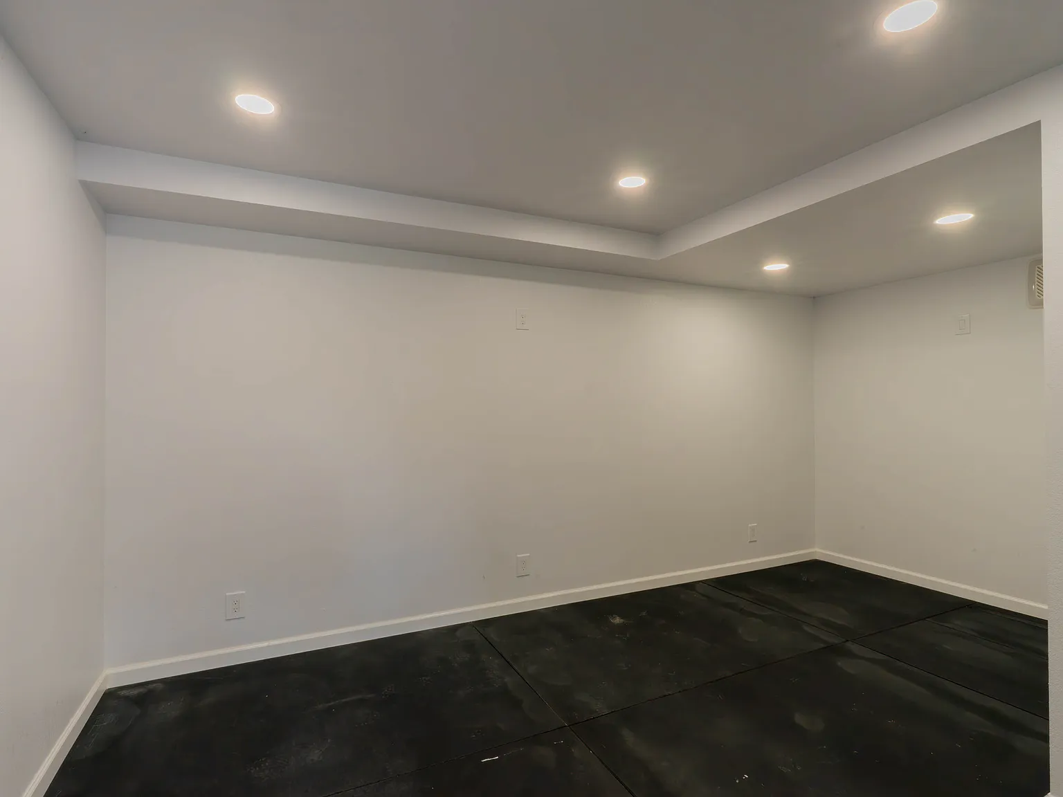 3 bed, 1452 sqft, $4,600 — Photo 4
