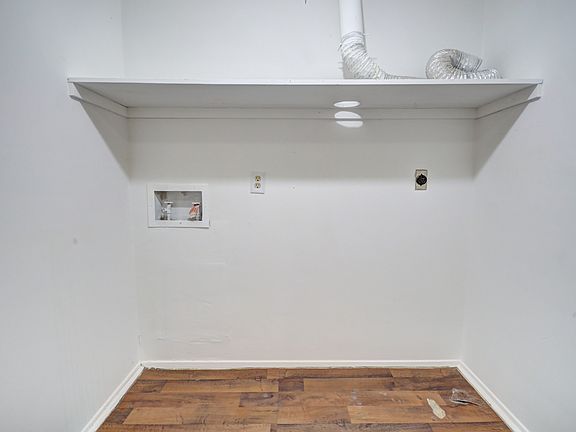 3rd image of 3319 Crites St #203