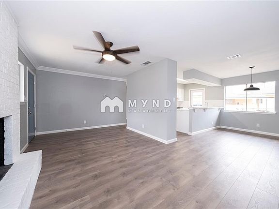 4th image of 304 John Nance Garner Cir Unit A