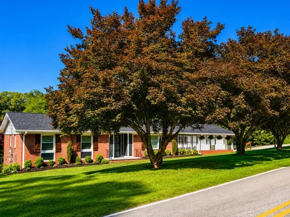 150 Greenway Dr, Cowpens, SC 29330