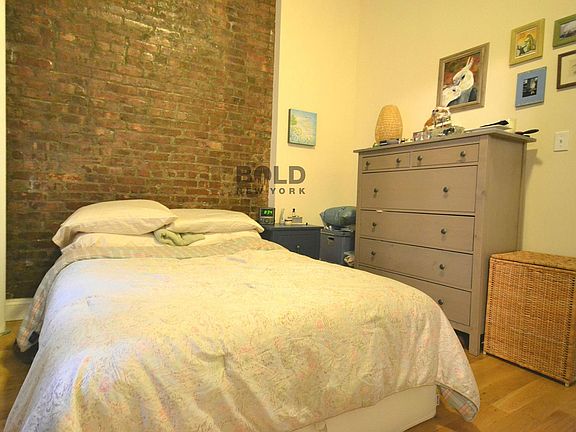 4th image of 6 W 107th St APT 1B