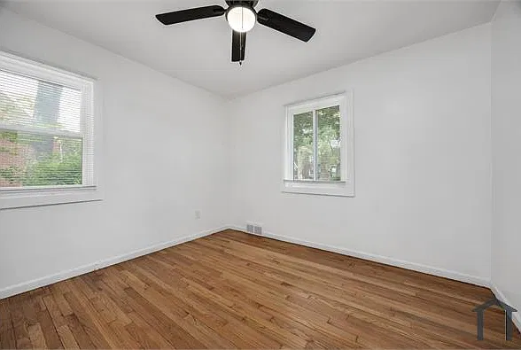 3 bed, 1250 sqft, $1,300 — Photo 3