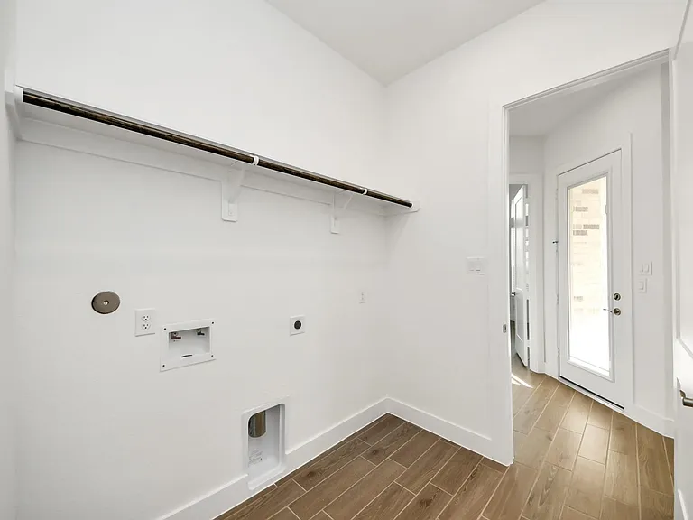 25026 Midnight Willow — Photo 24