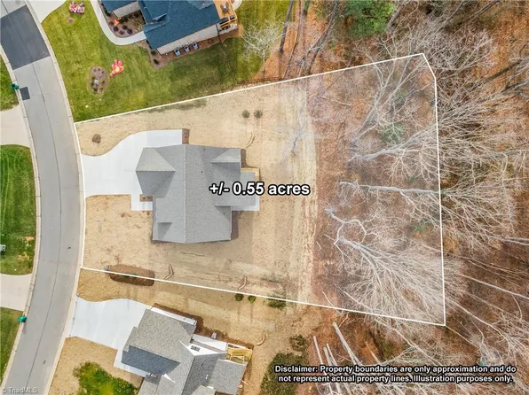 429 Wentworth Dr, Winston Salem, NC 27107