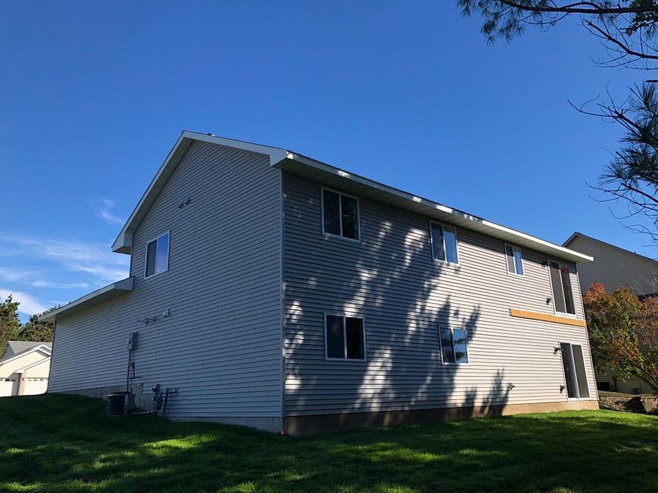 2nd image of 338 Blue Spruce Ln