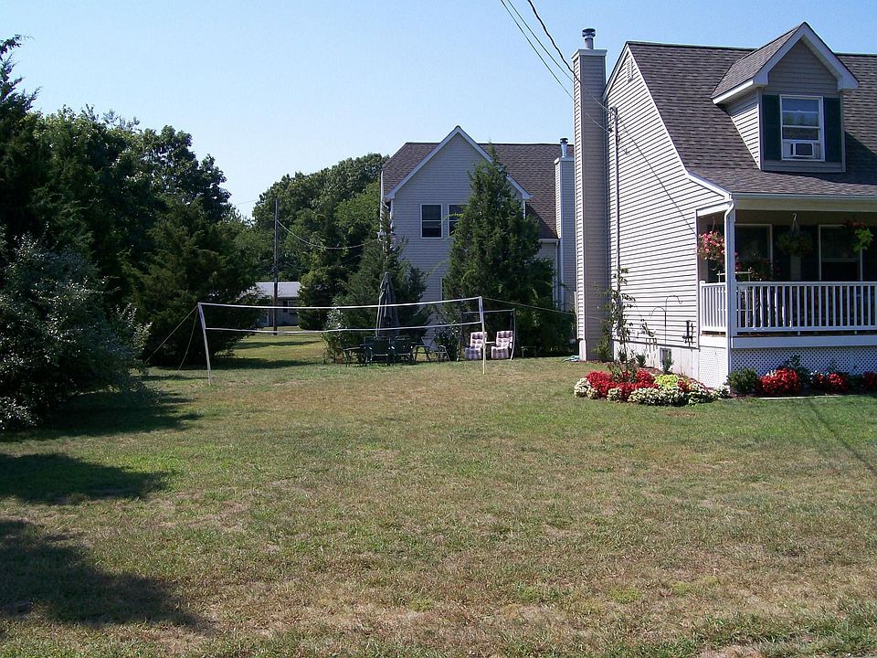 2nd image of 1380 E Gillette Dr