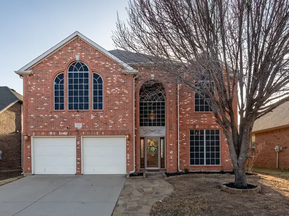 2724 Maple Creek Dr, Fort Worth, TX 76177