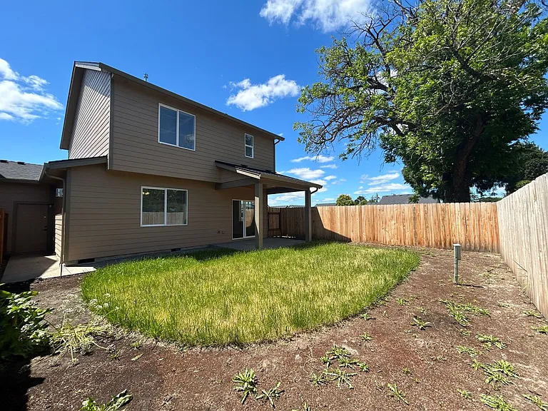 786 Maple St — Photo 28