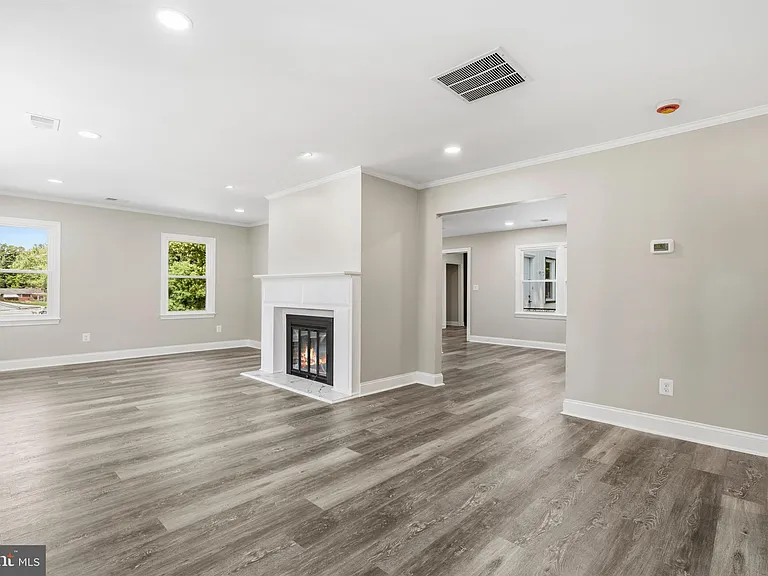 2608 Holly Dr — Photo 6