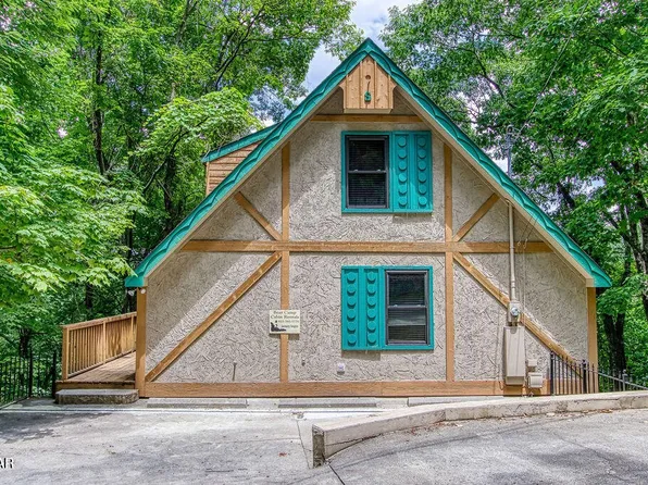 1651 Arbon Ct, Gatlinburg, TN 37738