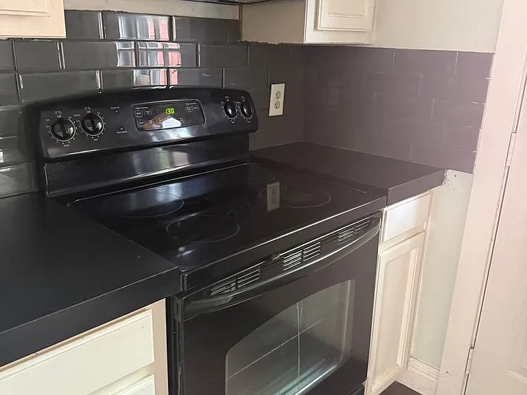 716 W Mulberry St — Photo 16