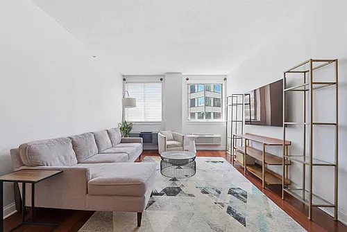 311 Washington St #9C Photo 1