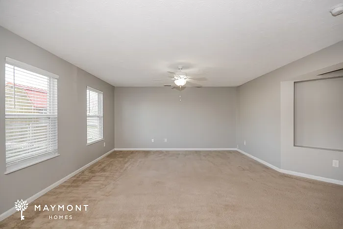 446 Sharp Ct — Photo 2