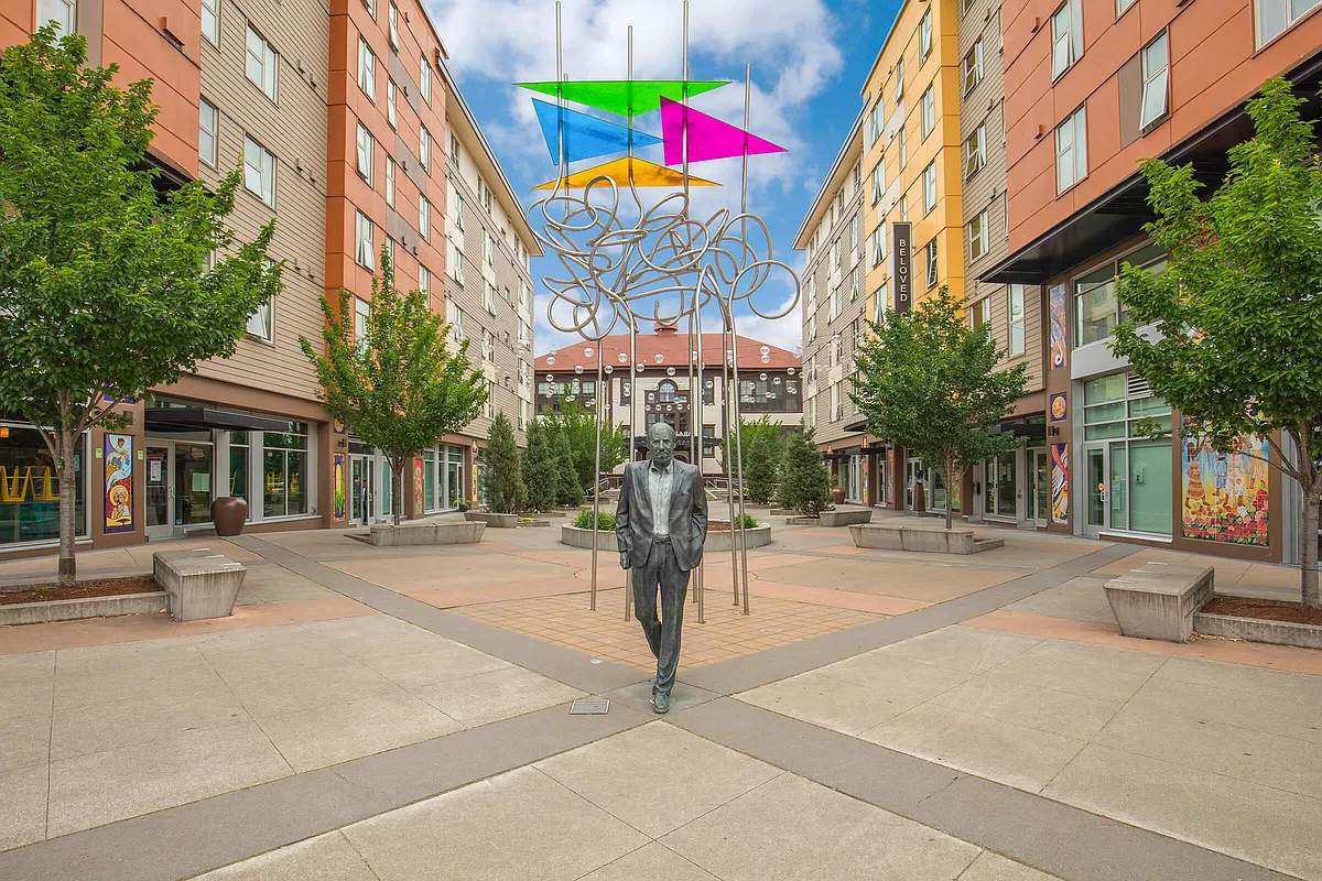 Building Photo - Plaza Roberto Maestas