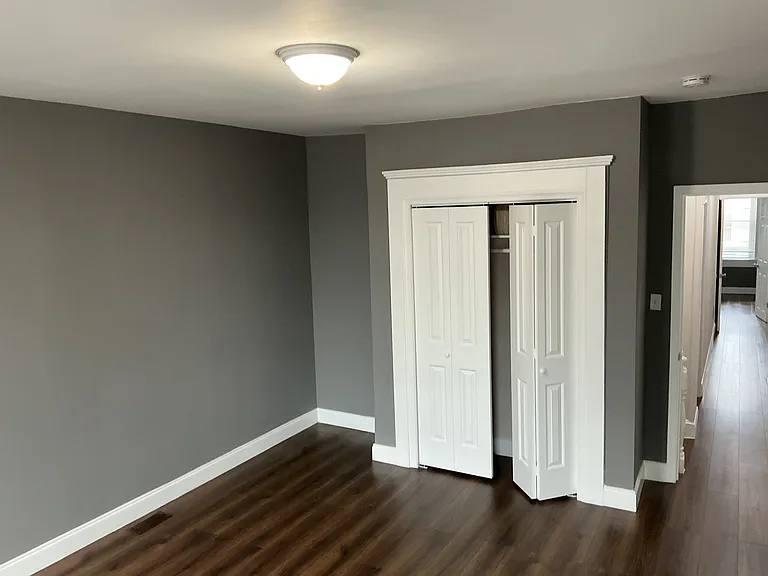 2519 W Fairmount Ave — Photo 42