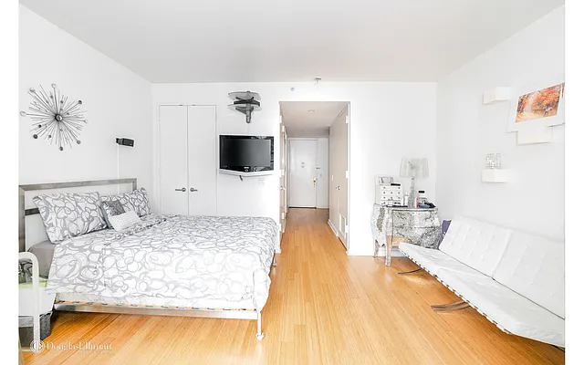 Rented by Douglas Elliman | media 11