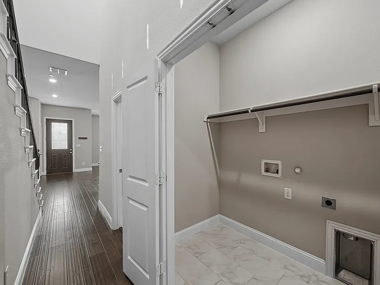 7513 Sunset Blvd — Photo 26