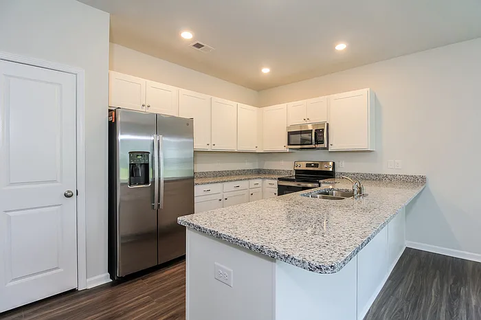 9128 Sunrise Creek Dr — Photo 6