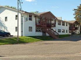 Green Ave Apartments (1 of 3)