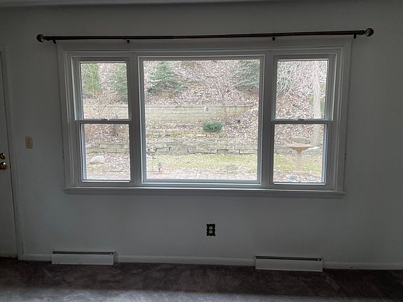 4th image of 1716 Monterey Ct
