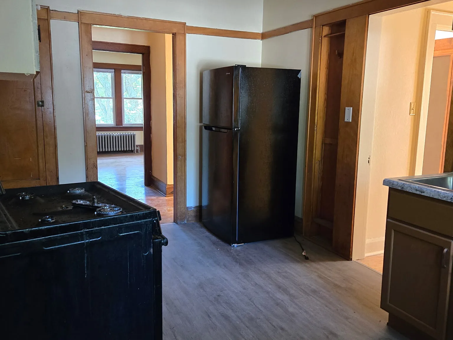 2 bed, 1000 sqft, $1,250 — Photo 1