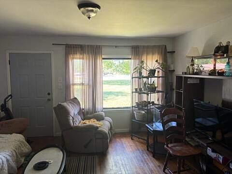 2nd image of 2280 Curtis Rd