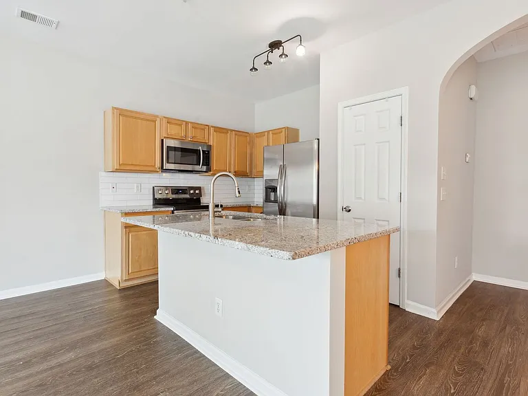 372 Azalea Cir — Photo 4