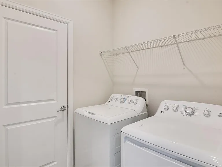 223 Bergamot Loop #A — Photo 20