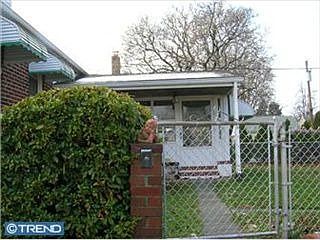 3rd image of 425 E Rively Ave