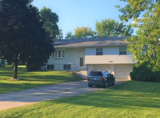 4661 Carrousel Dr, Cedar Rapids, IA 52404