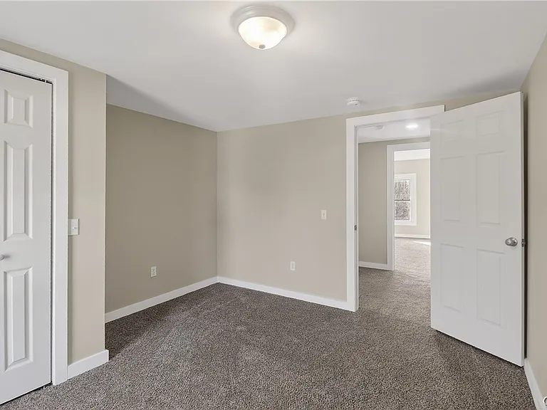 6637 Dix Rd — Photo 32
