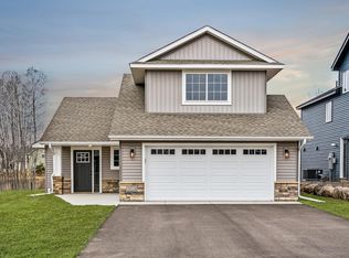 38324 Hunters Ridge Trl, North Branch, MN 55056