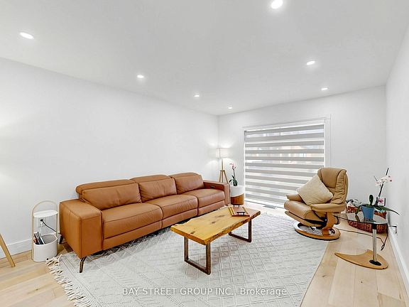 4th image of 6 Pearson Rd