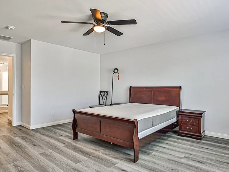 5390 Montauck Ave — Photo 34