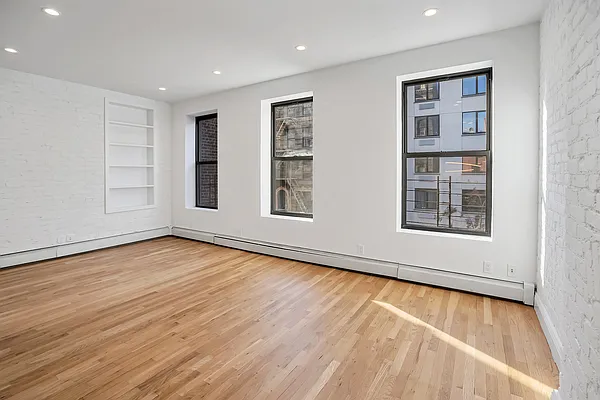 Rented by Isen & Company : Real Estate Advisors | media 11