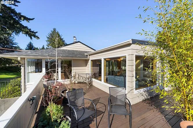 4 bed, 2700 sqft, $3,400 — Photo 4