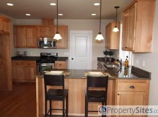 3188 Douglas Dr, Springfield, OR 97478